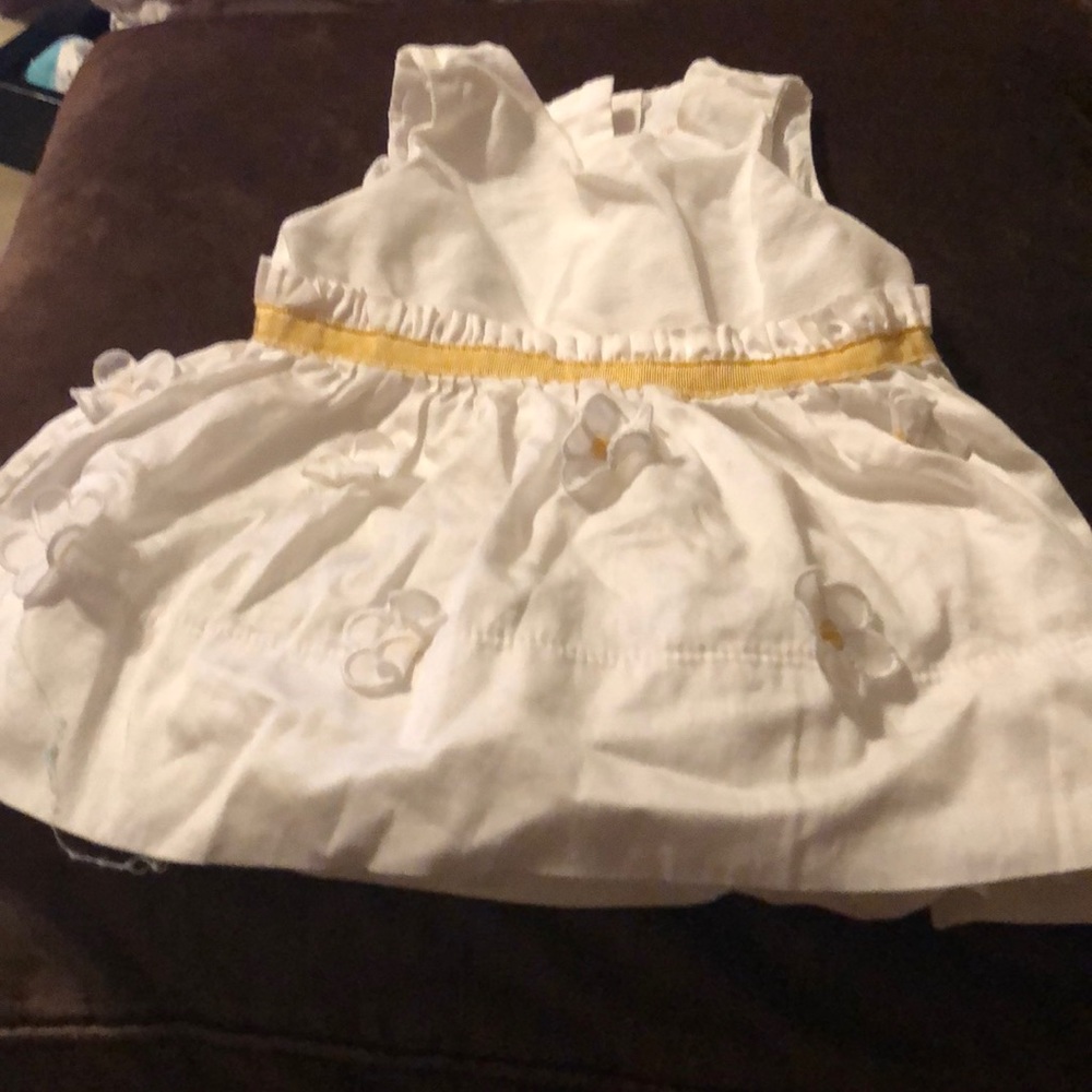 White floral dress. Cute!